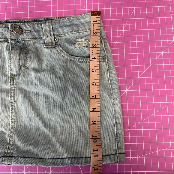 SO Women's Distressed Light Wash Denim Mini Skirt - Picture 9 of 9